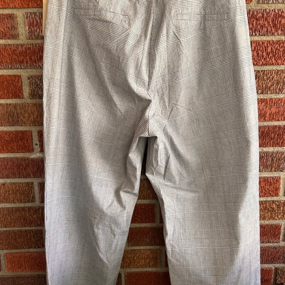 Woman’s Dockers Capri - Picture 2 of 5